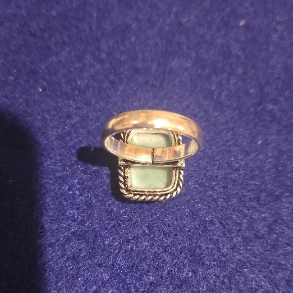 Chic Silver Ring with Larimar Stone - Picture 2 of 3